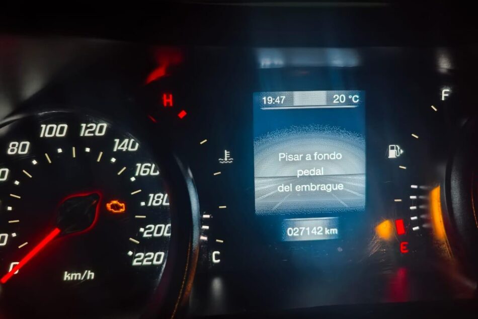 1272100376-Fiat Cronos completo