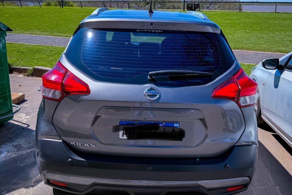 1902959117-Nissan Kicks completo