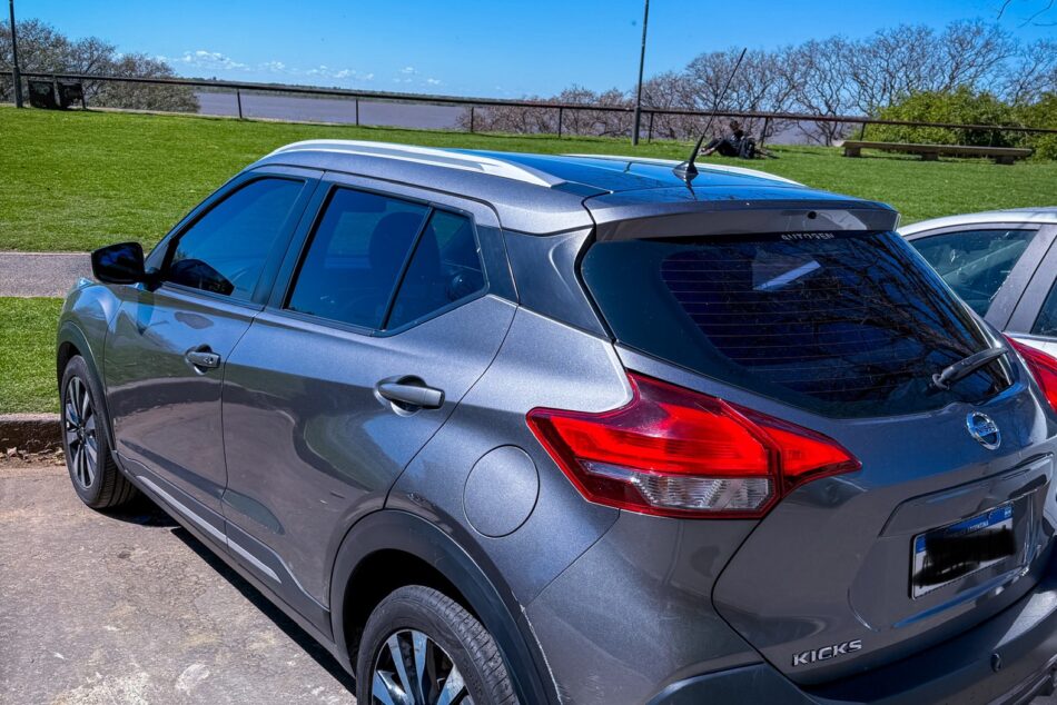 1902959117-Nissan Kicks completo