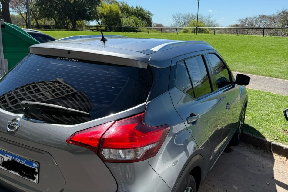 1902959117-Nissan Kicks completo