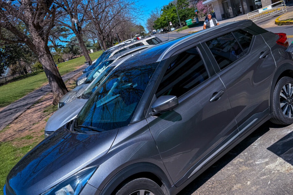 1902959117-Nissan Kicks completo