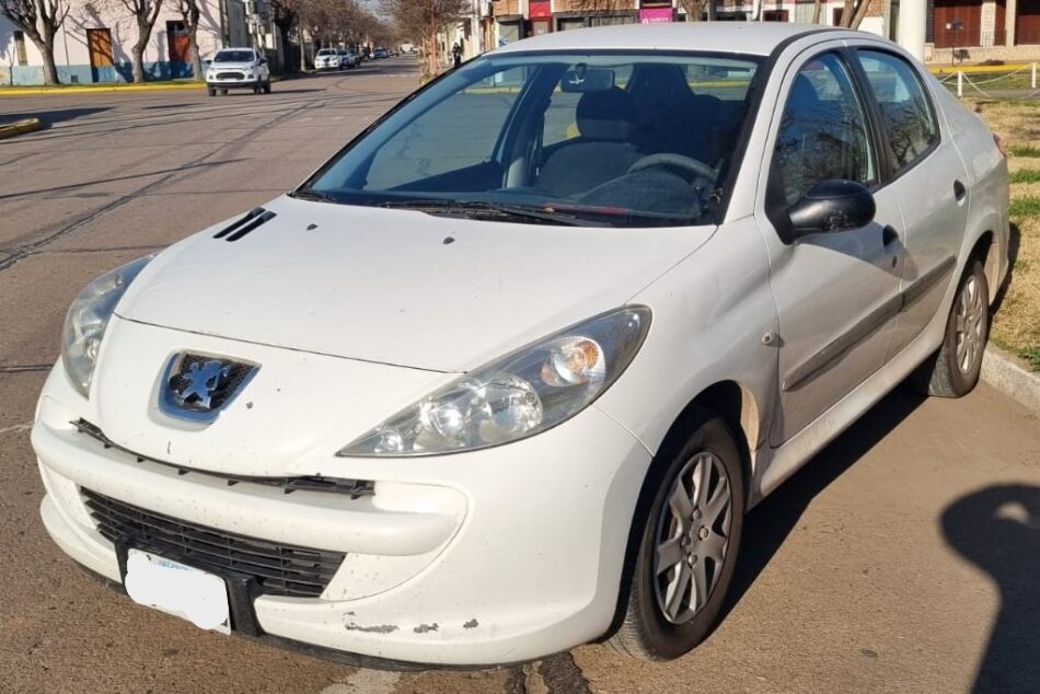 418171817-Peugeot 207 Compact completo