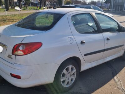 418171817-Peugeot 207 Compact completo