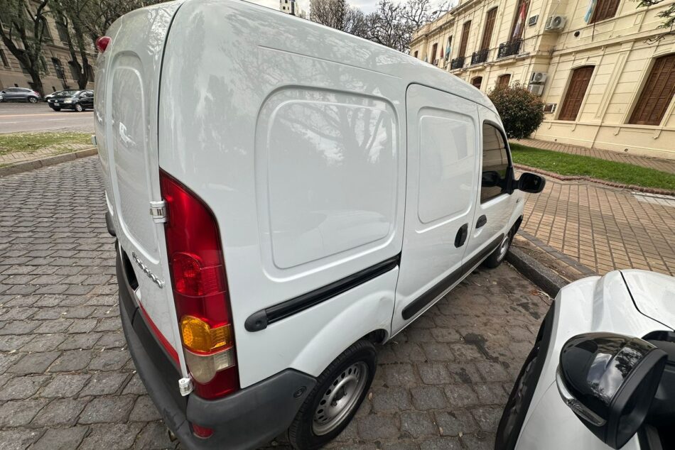 1589267439-  Renault Kangoo Express completo
