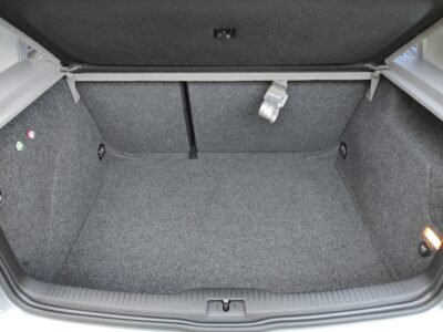 1708449961-Volkswagen Golf completo