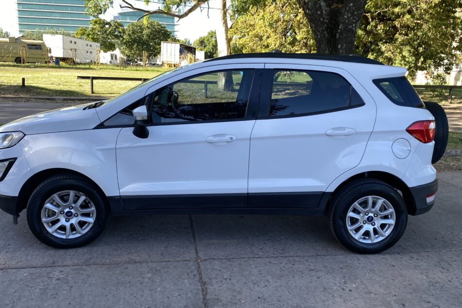 1141253425-Ford Escort completo