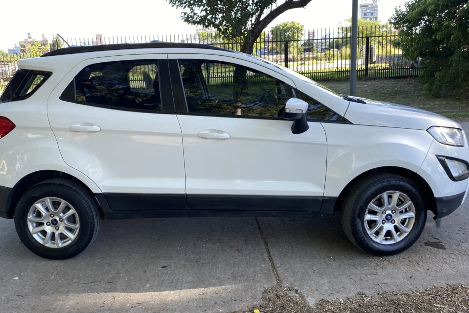 1141253425-Ford Escort completo
