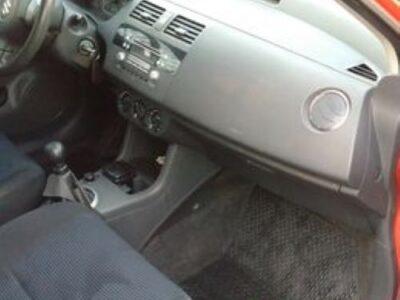 827287047-Suzuki Swift completo