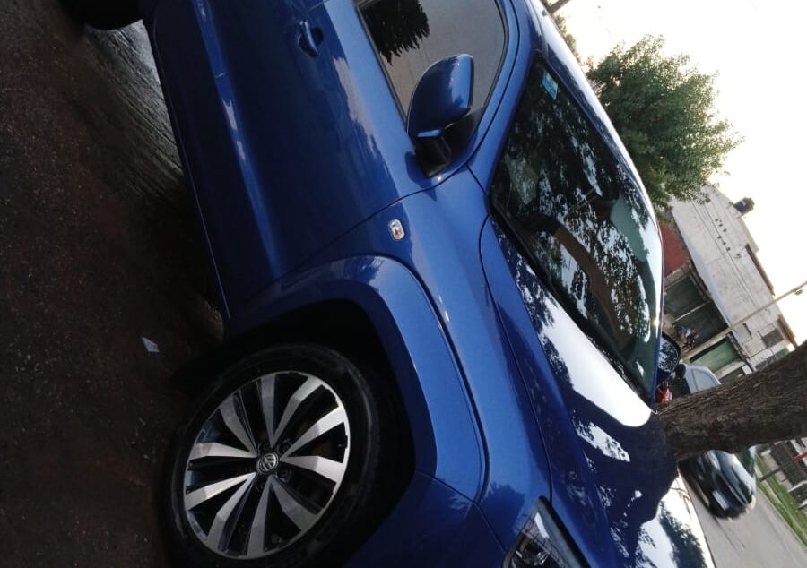 1222192811-  Volkswagen Amarok completo
