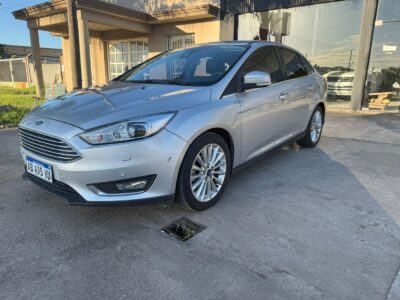 1969722381-Ford Focus III completo
