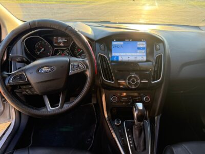 1969722381-Ford Focus III completo