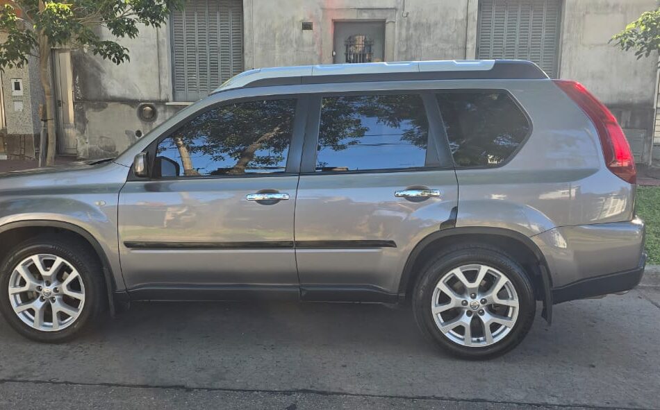 1545409456-Nissan X-Trail completo