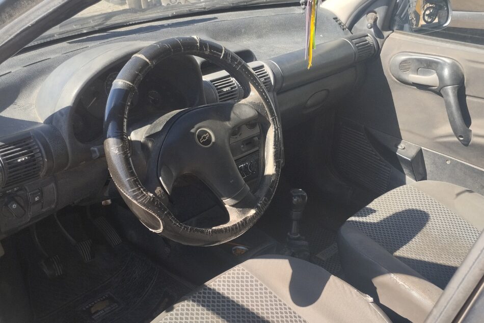 1545181250-Chevrolet Corsa Classic completo