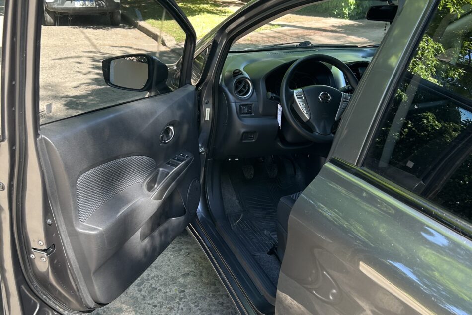 1439374901-Nissan Note completo