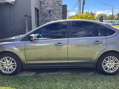 1549769023-Ford Focus completo
