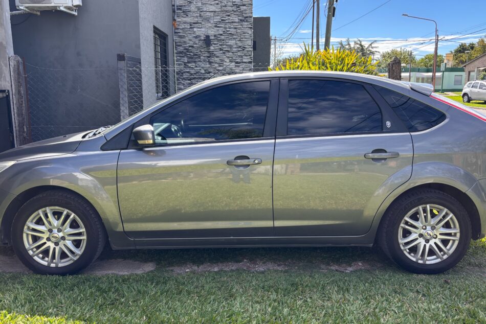 1549769023-Ford Focus completo