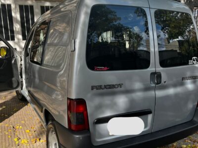 1358689722-  Peugeot Partner completo