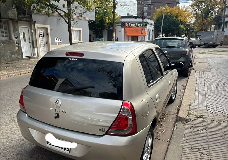 1122146888-Renault Clio completo