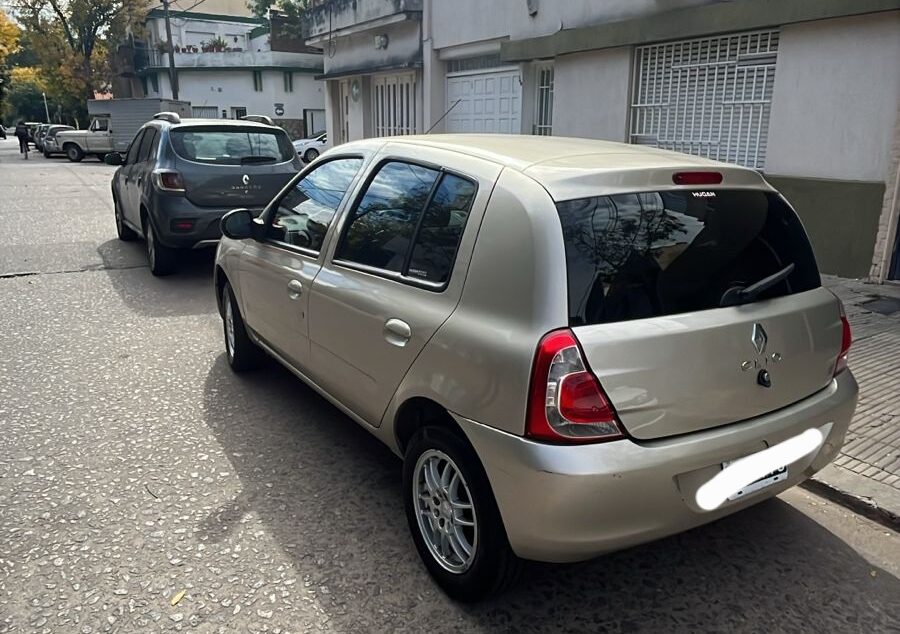 1122146888-Renault Clio completo