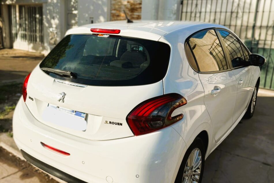 1892584756-Peugeot 208 completo