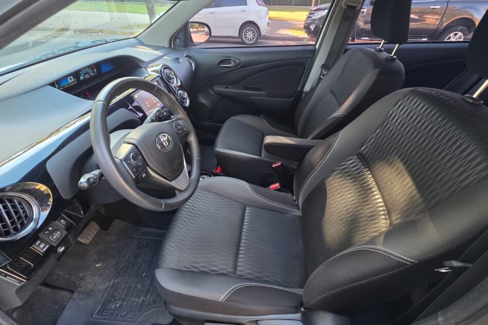 251314490-Toyota Etios completo