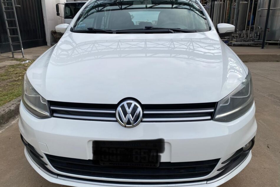 832404166-Volkswagen Suran completo