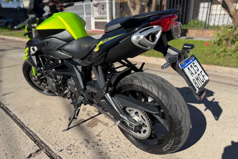 1081676948-    Benelli TNT 600 completo