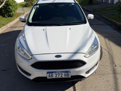 696580846-Ford Focus III completo