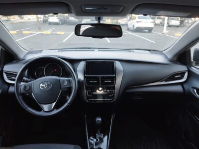 1282423746-Toyota Yaris completo