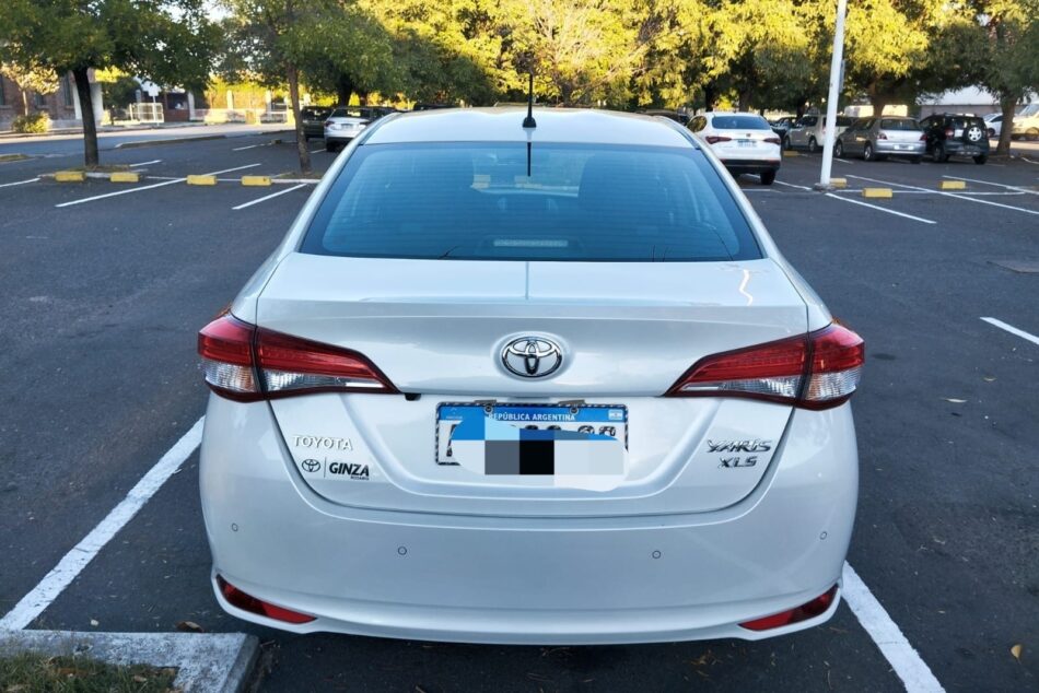 1282423746-Toyota Yaris completo