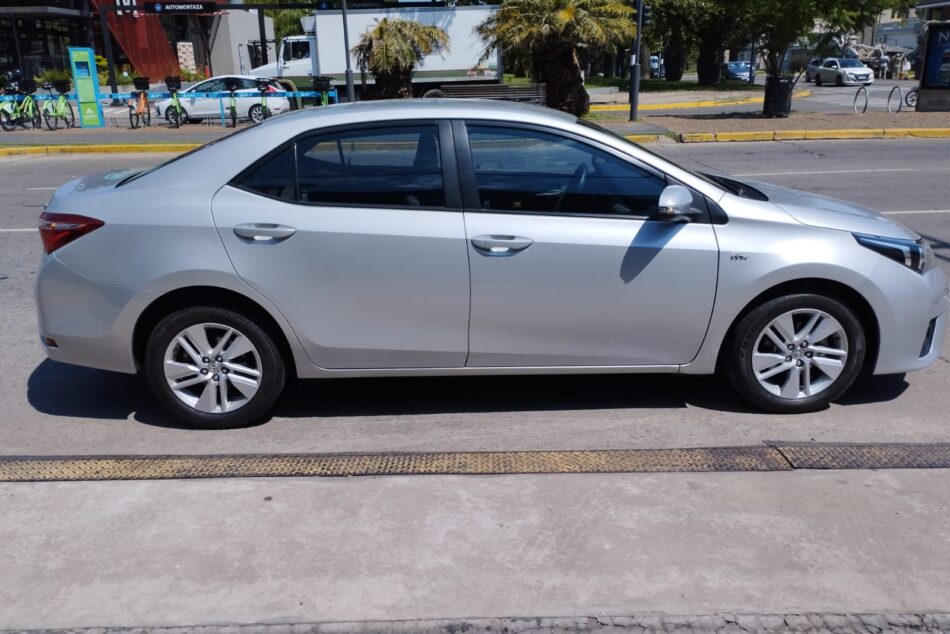 726914817-Toyota Corolla completo