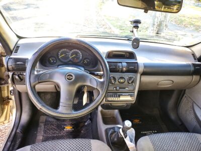 2132728709-Chevrolet Corsa completo
