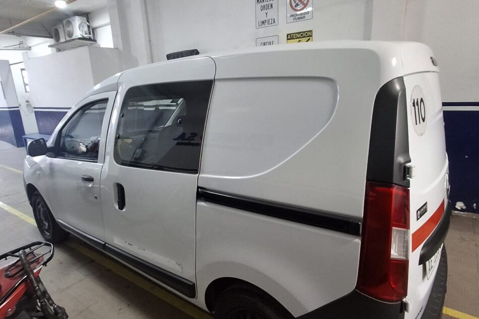 796641974-  Renault Kangoo completo