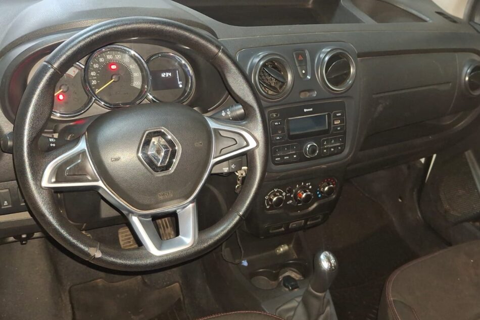 796641974-  Renault Kangoo completo