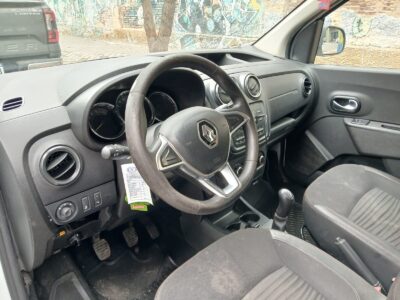 1653635604- Renault Kangoo completo