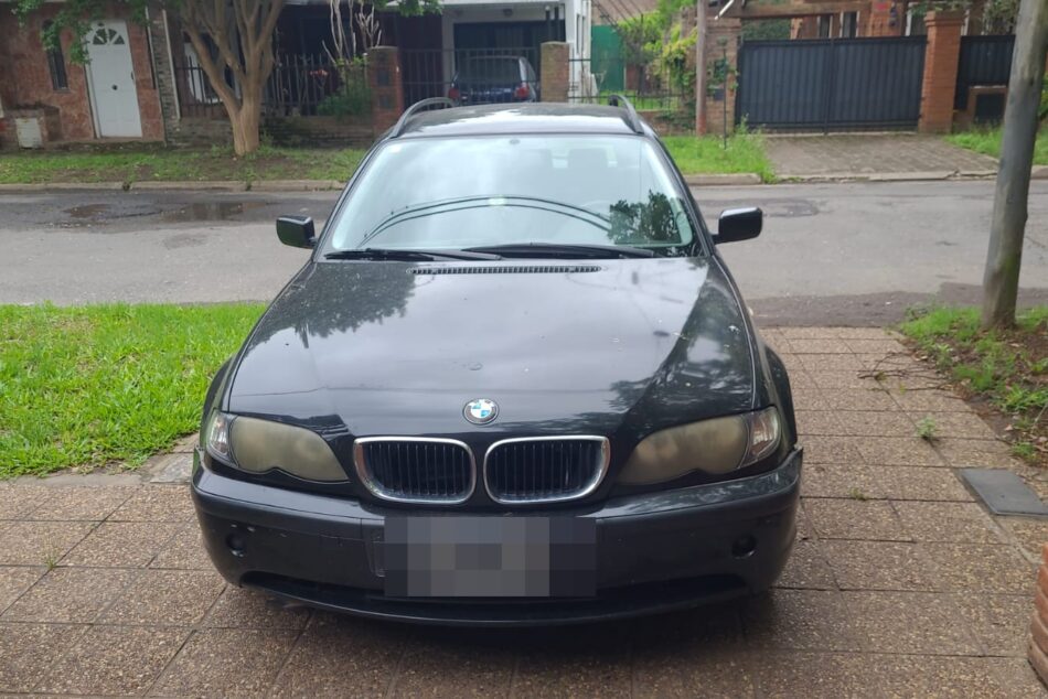 672804798-BMW Serie 3 completo