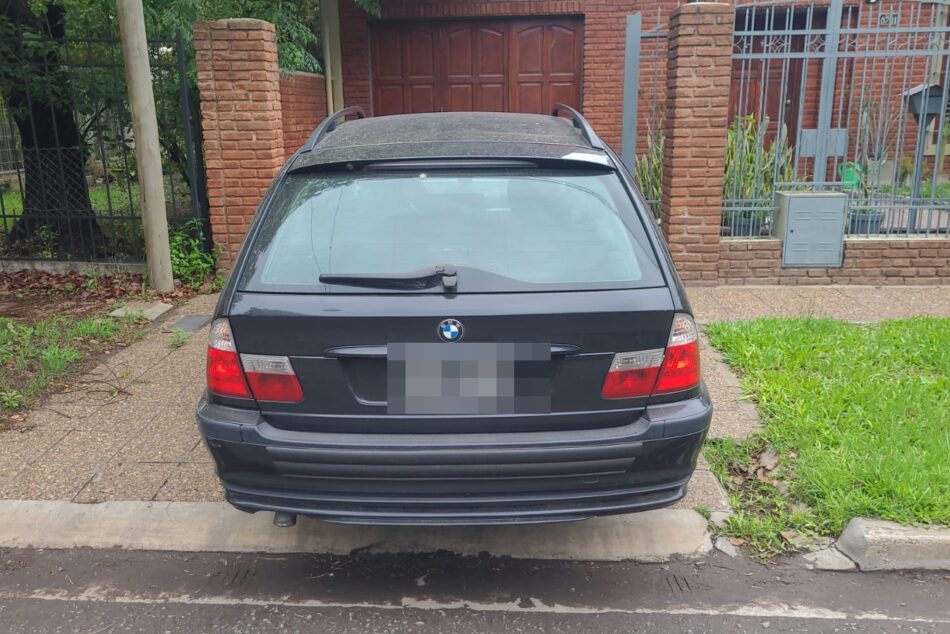 672804798-BMW Serie 3 completo