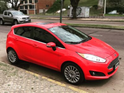 761015758-Ford Fiesta Kinetic Design completo