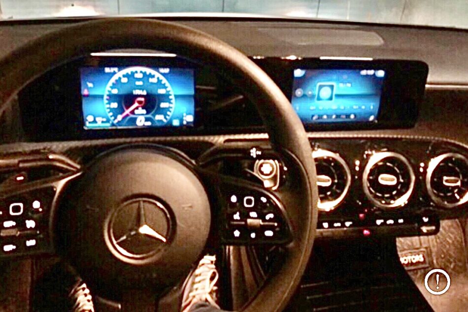 1045649337-Mercedes Benz Clase A completo