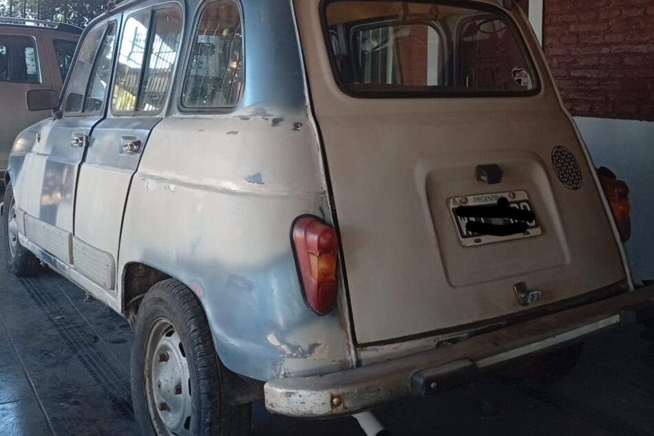 559716959-Renault R 5 completo