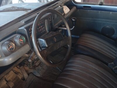 559716959-Renault R 5 completo