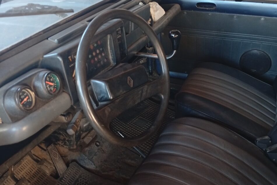 559716959-Renault R 5 completo