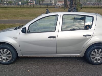 564588879-Renault Sandero completo