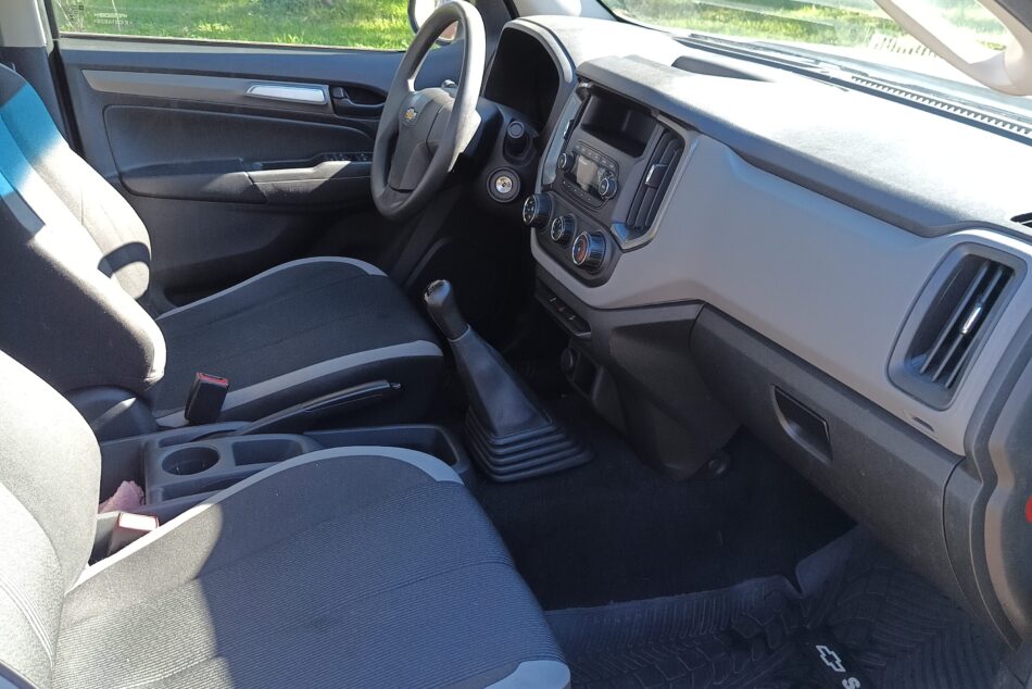 451387428-  Chevrolet S10 completo