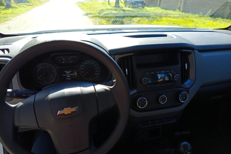 451387428-  Chevrolet S10 completo