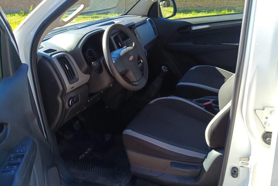 451387428-  Chevrolet S10 completo