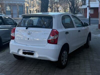 1450846050-Toyota Etios completo
