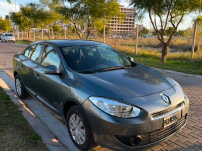 100643018-Renault Fluence completo