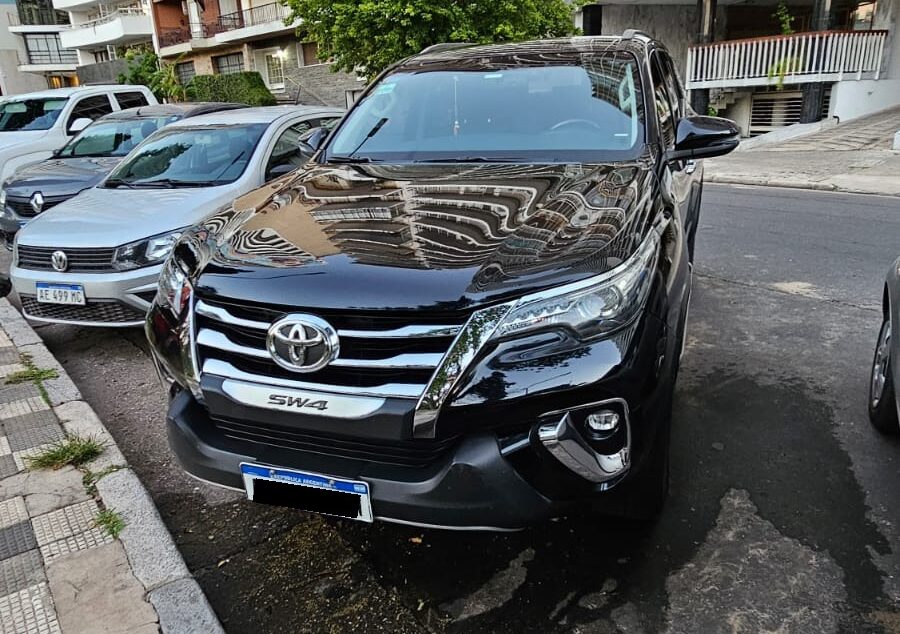 1072390020-Toyota SW4 completo