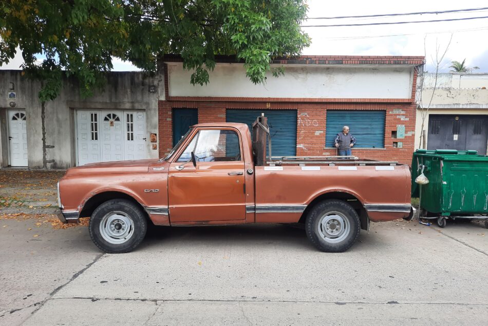 649963750-  Chevrolet C-10 completo